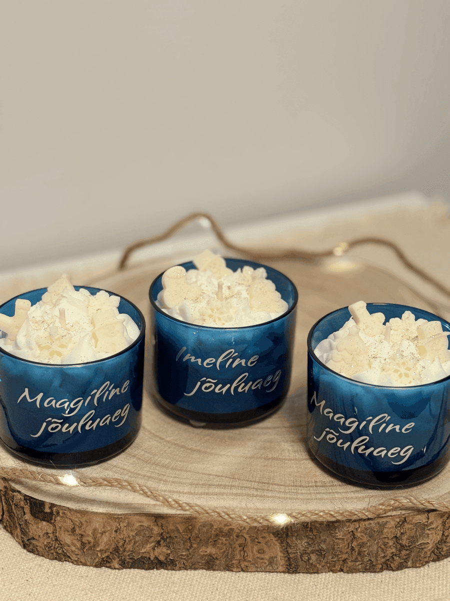 Christmas candle in dark blue glass Christmas candle in dark blue glass — Christmas candle 300ml — image 1/2